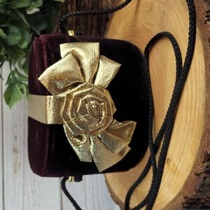 DOVER KIDZ VELVET OVAL PURSE